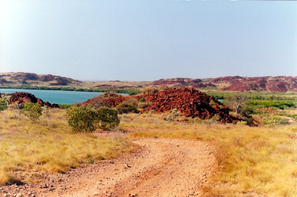 10-05-2000 withnell bay.jpg