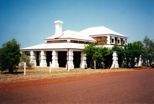 10-06-2000 courthouse Cossack.jpg