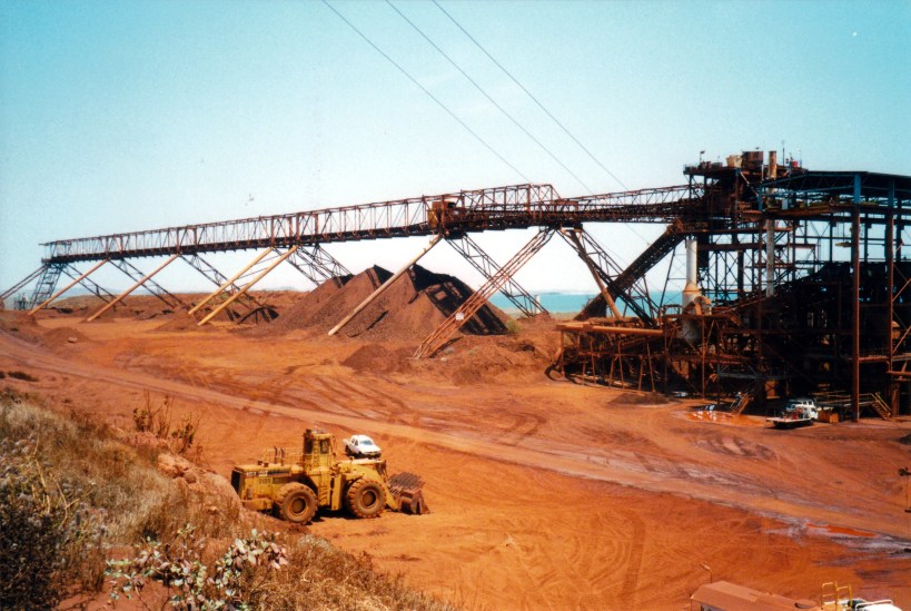 10-06-2000 Robe River iron ore pile cape lambert.jpg