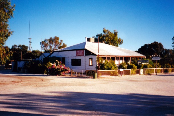 11-09-2000 02 hamelin telegraph station.jpg
