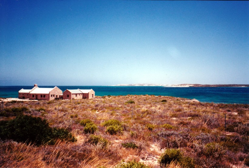 11-10-2000 06 new house carrarang owners.jpg