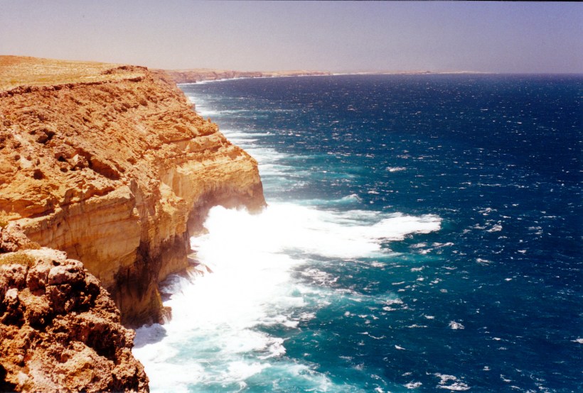 11-10-2000 11 Zuytdorp Cliffs south.jpg