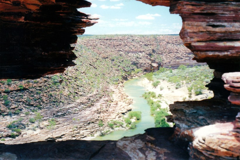 11-16-2000 03 Murchison R at Natural Window.jpg