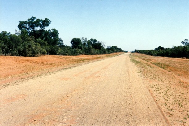 09-23-2001 Hungerford rd out of Bourke.jpg