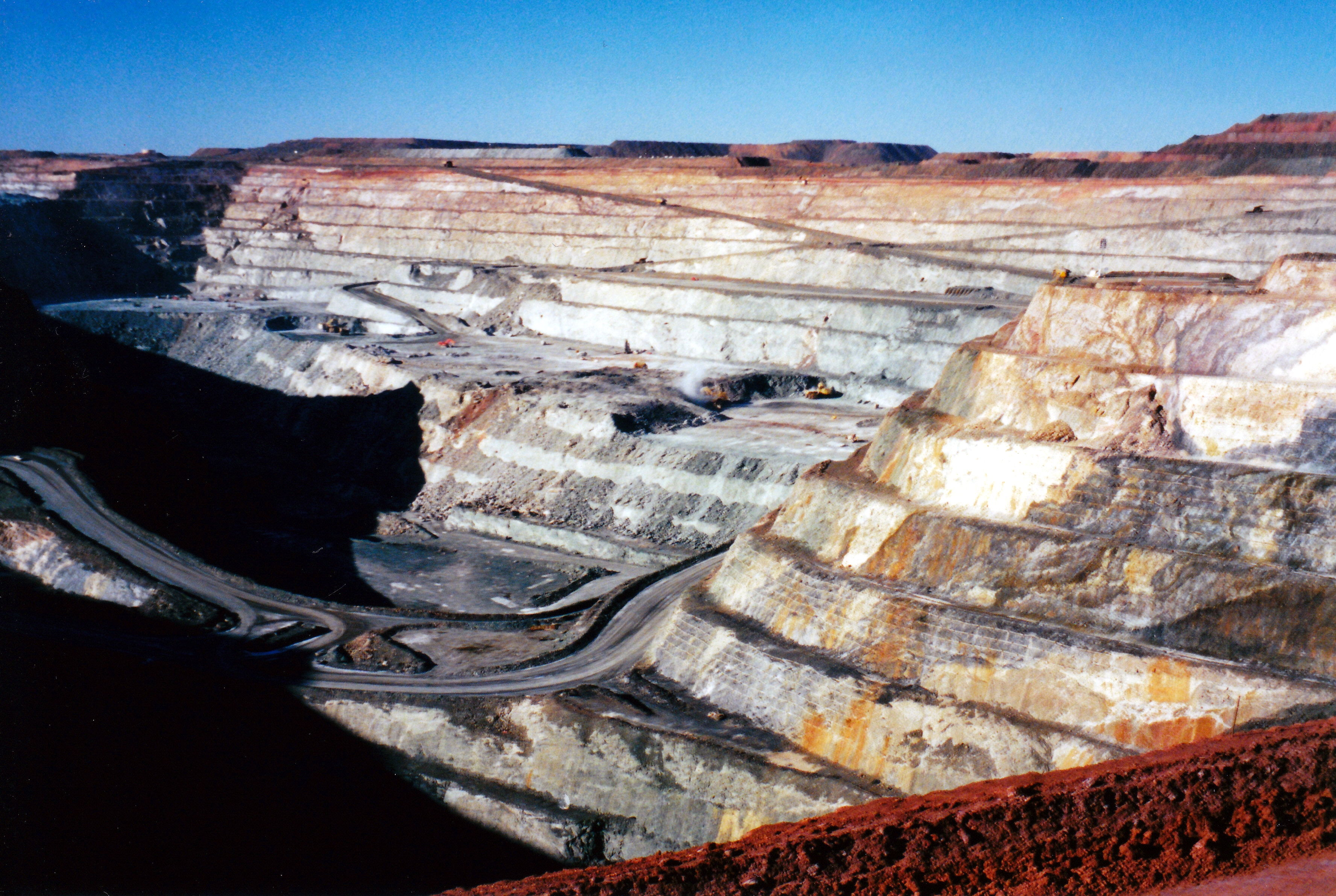 11-27-2000 super pit kalgoorlie.jpg