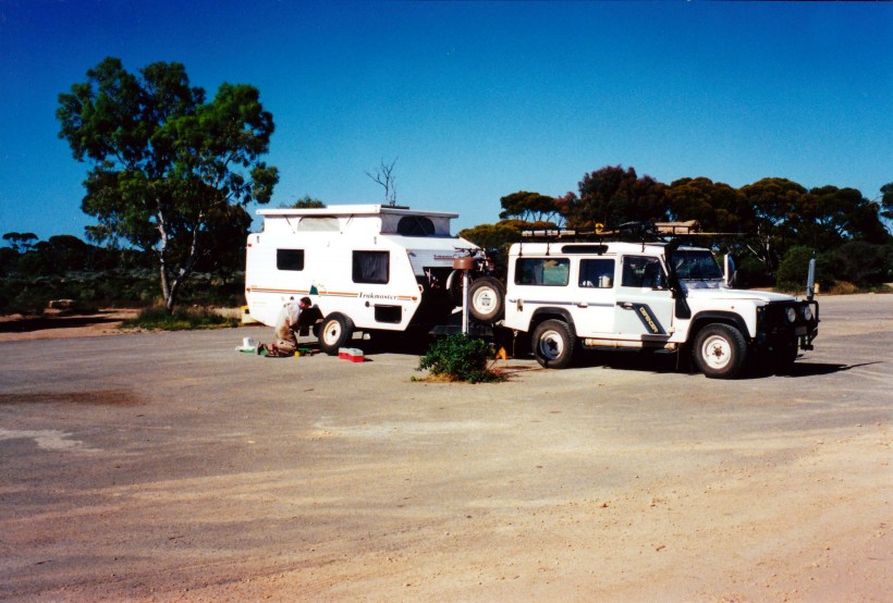 11-28-2000 02 caiguna.jpg