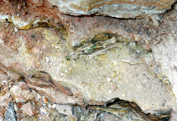 Resize of 04-13-2002 opal seam.jpg