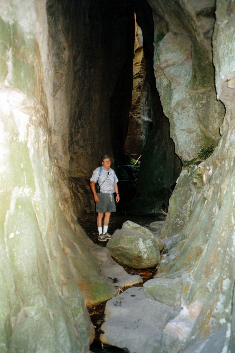 Resize of 05-02-2002 05 way into ampitheatre