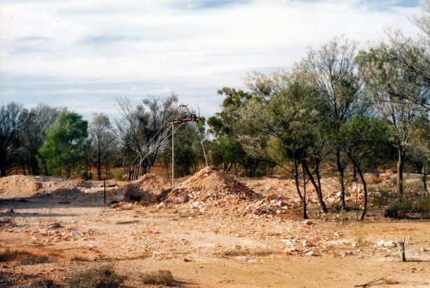 Resize of 05-20-2002 opal mining Duck Ck