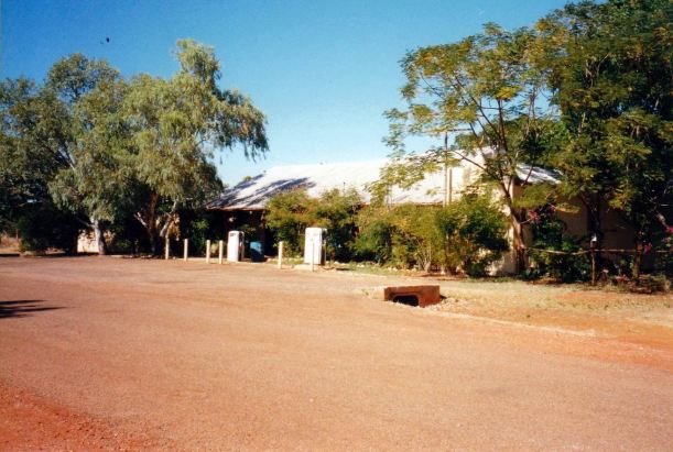 Resize of 06-10-2002 kalkadoon hotel.jpg