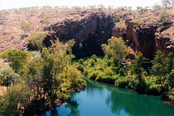 Resize of 06-13-2002 04 Upper Gorge Lawn Hill NP 1