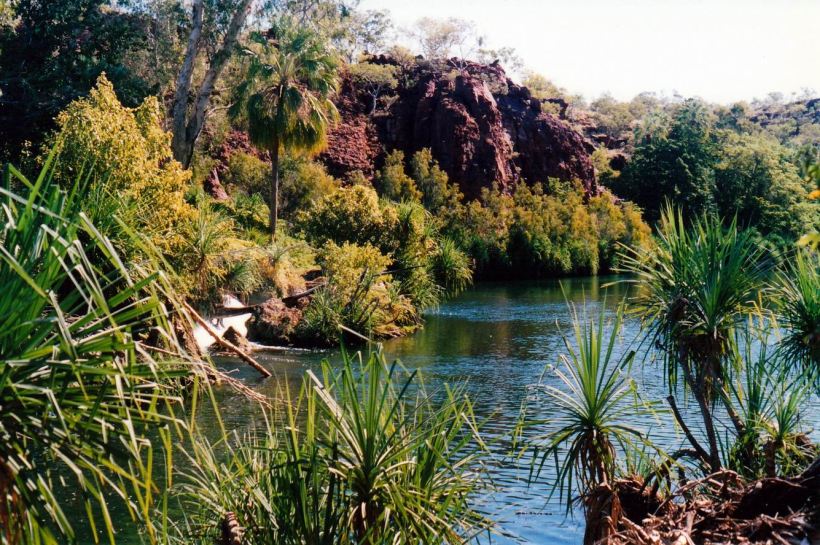 Resize of 06-13-2002 13 Indarri Falls scene