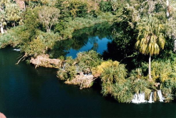 Resize of 06-13-2002 16 Indarri Falls where canoes go