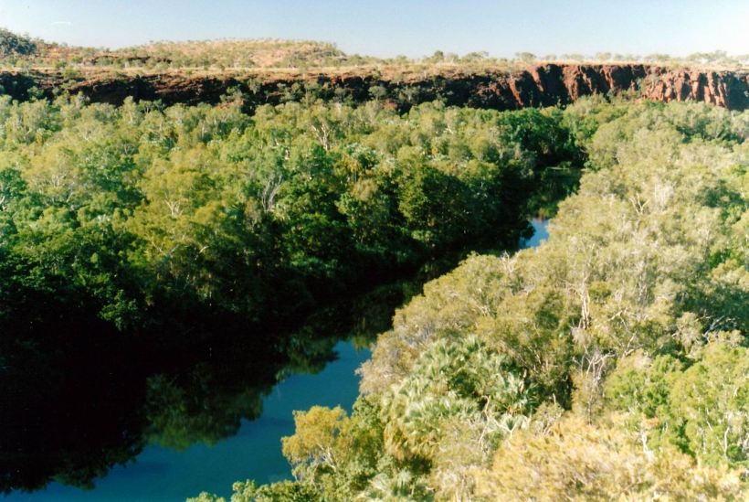 Resize of 06-13-2002 17 Middle Gorge from Indarri Lookout