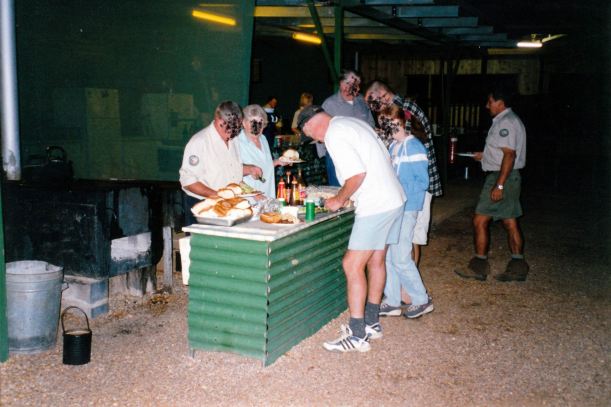 Resize of 08-01-2002 01 serving dinner.jpg