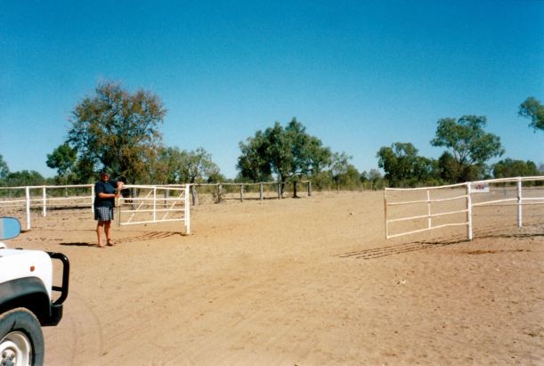 Resize of 08-02-2002 06 gate on Lawn Hill Station