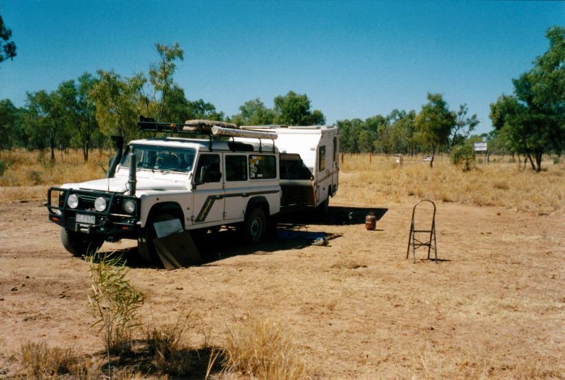 Resize of 08-02-2002 11 flat tyre border Lawn Hill and Bowthorn.jpg