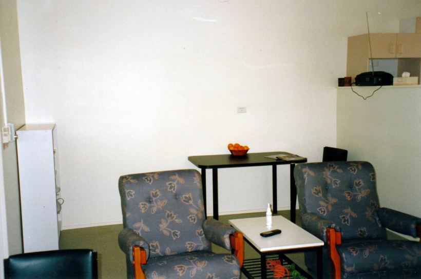 Resize of 08-09-2002 02 living room.jpg