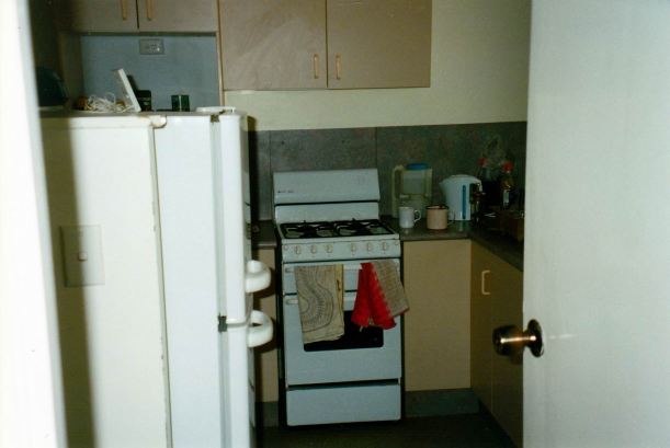 Resize of 08-09-2002 03 kitchen.jpg