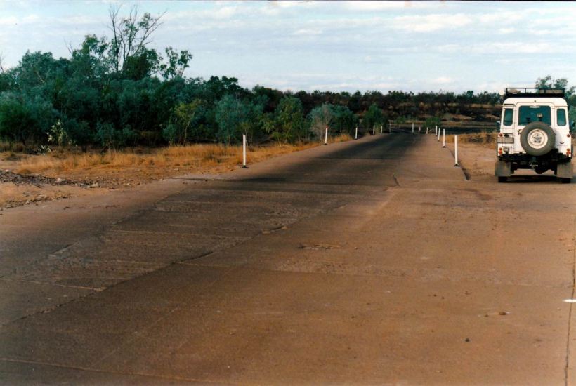 Resize of 08-18-2002 04  approach to Nicholson ford Doomadgee.jpg