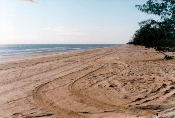 Resize of 08-24-2002 02 Wollogorang beach view east