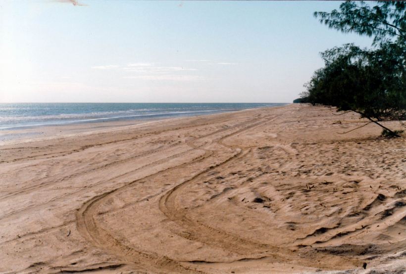 Resize of 08-24-2002 02 Wollogorang beach view east