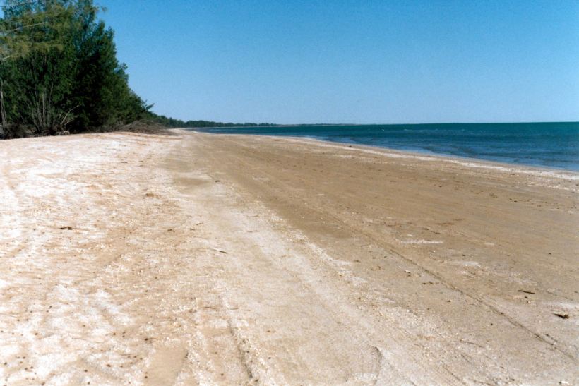 Resize of 08-24-2002 03 Wollogorang beach view west.jpg