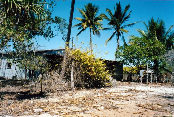 Resize of 08-25-2002 01 old beach house Wollogorang.jpg
