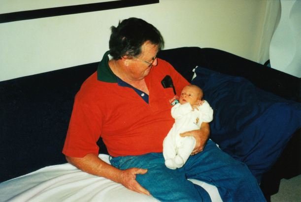 Resize of 04-10-2003 john and taj  canberra.jpg