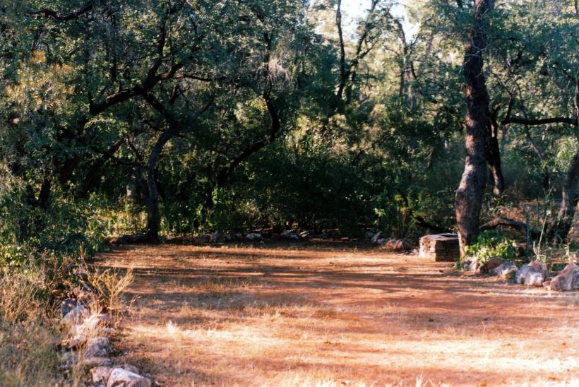 Resize of 04-27-2003 02 campsite and fireplace adels.jpg