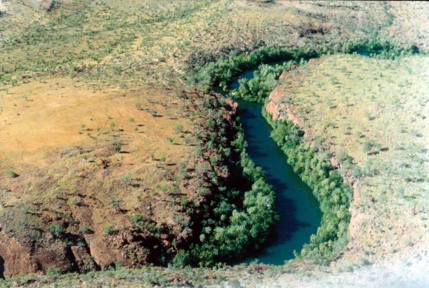 Resize of 06-29-2003 10 middle gorge and indarri from heli.jpg