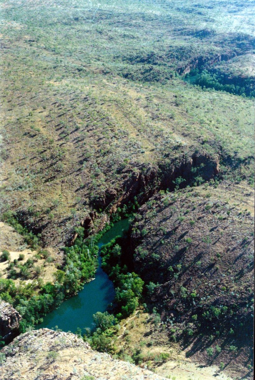 Resize of 06-29-2003 12  upper gorge and walk track from heli.jpg