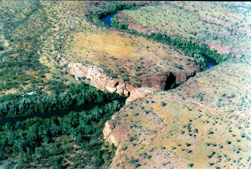 Resize of 06-29-2003 16 the middle gorge from heli.jpg