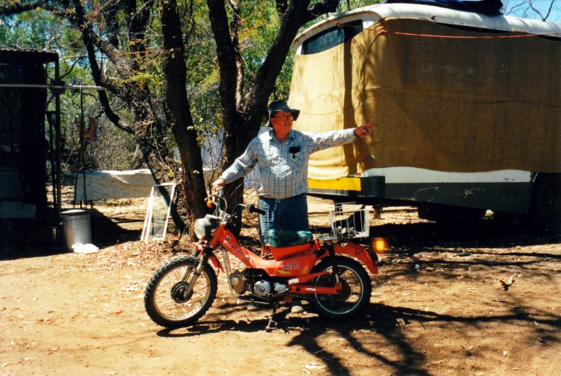 Resize of 08-07-2003 05 linen bus and campground transport.jpg