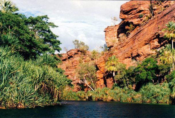 Resize of 08-15-2003 04 canoeing to upper gorge narrows
