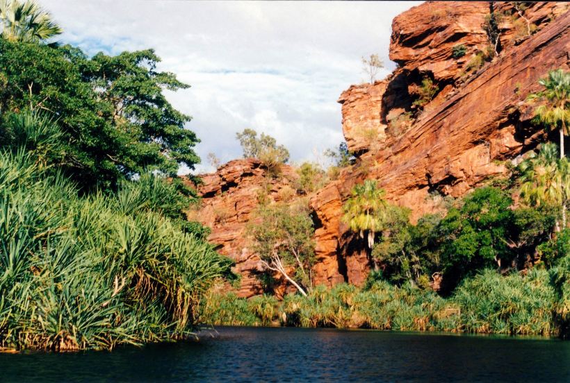 Resize of 08-15-2003 04 canoeing to upper gorge narrows