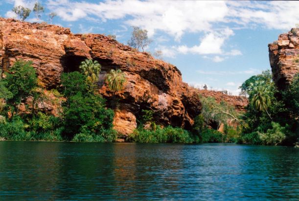 Resize of 08-15-2003 17  another upper gorge canoe view.jpg