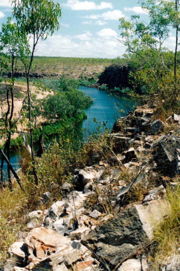 Resize of 09-15-2003 09 Calvert River from escarpment.jpg