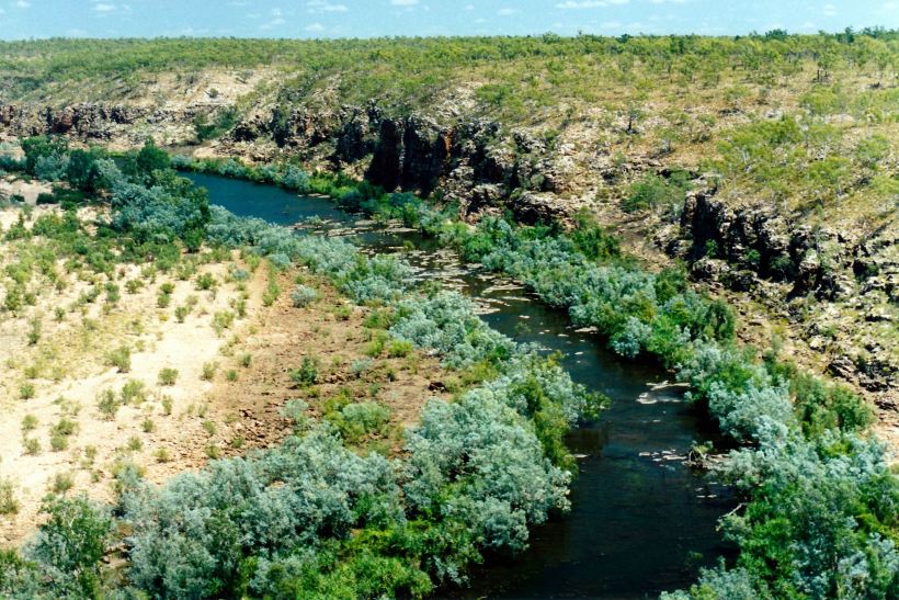 Resize of 09-15-2003 16 Calvert River from escarpment.jpg