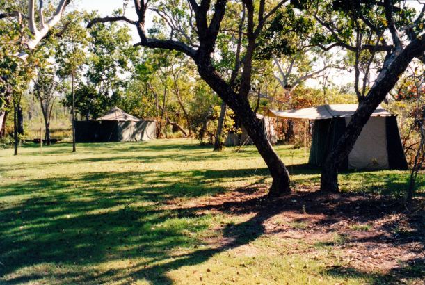 resize of 09-19-2003 03 safari camp pungalina