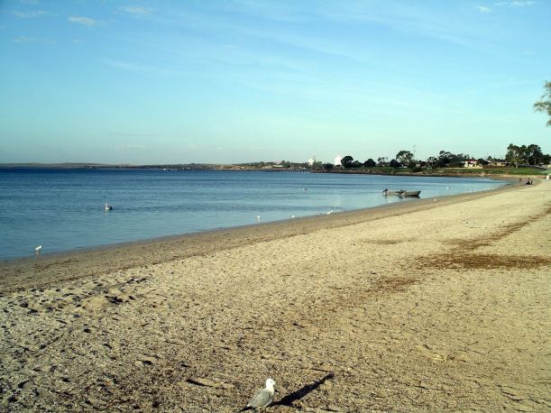 Resize of 04-02-2004 Streaky Bay Beach.jpg