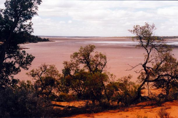 Resize of 04-16-2004 05 Googs Lake 1