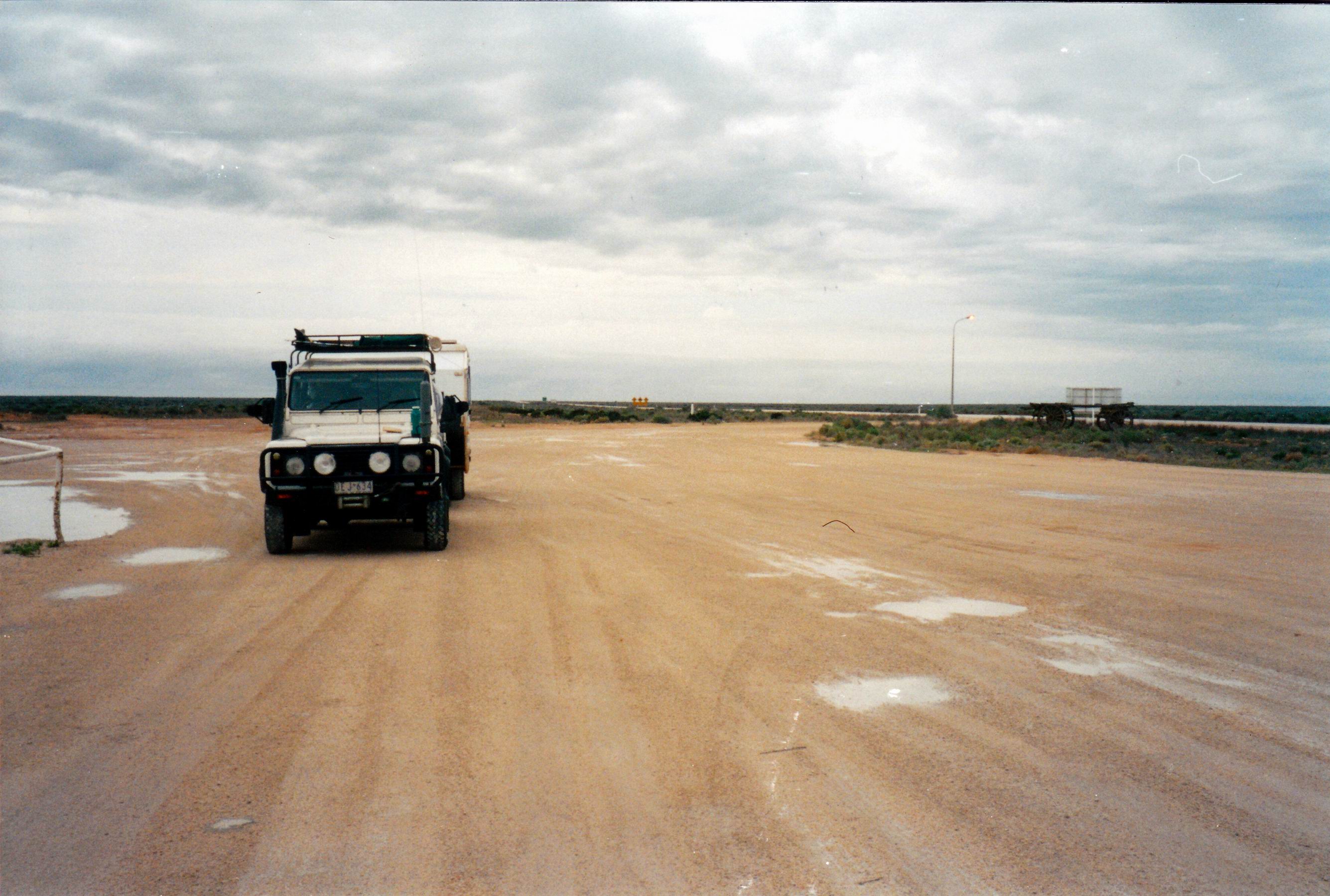 Resize of 04-22-2004 01 on the wet Nullarbor.jpg