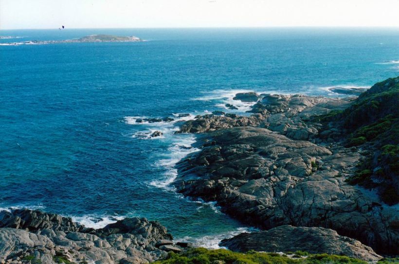 Resize of 04-26-2004 rocks esp drive.jpg