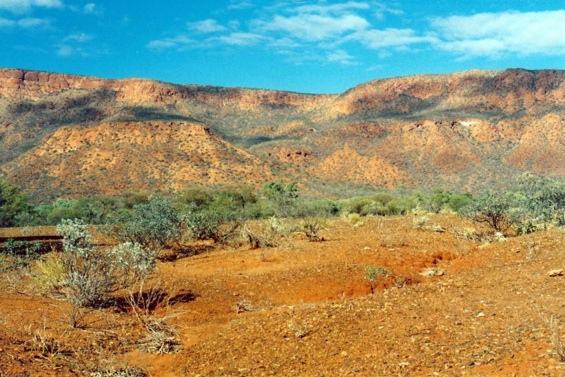 Resize of 06-27-2004 mt augustus detail.jpg