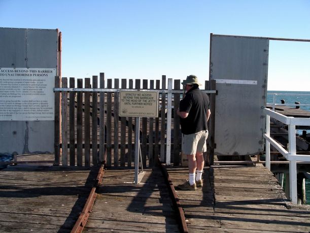 Resize of 07-04-2004 03 Carnarvon jetty barrier