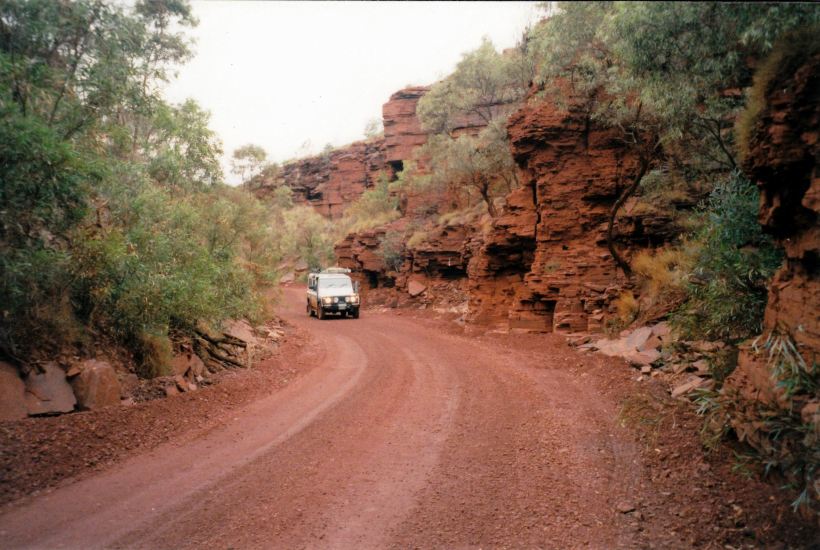 Resize of 07-16-2004 23 Tom Price Wittenoom rd gorge section.jpg