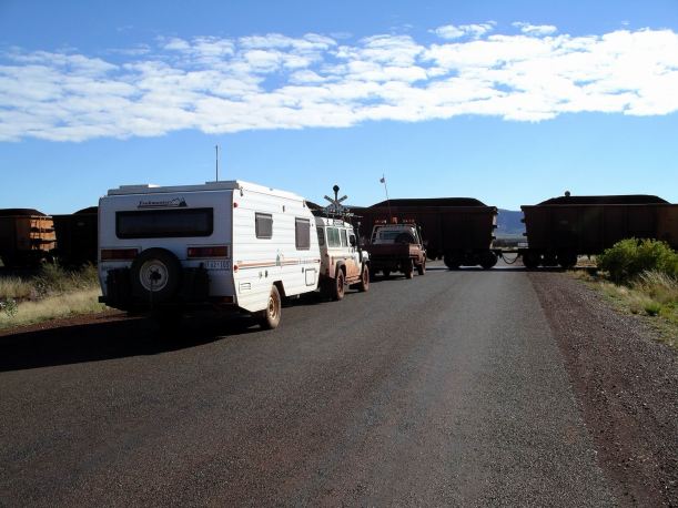 Resize of 07-18-2004 01 Ore train Karijini.JPG