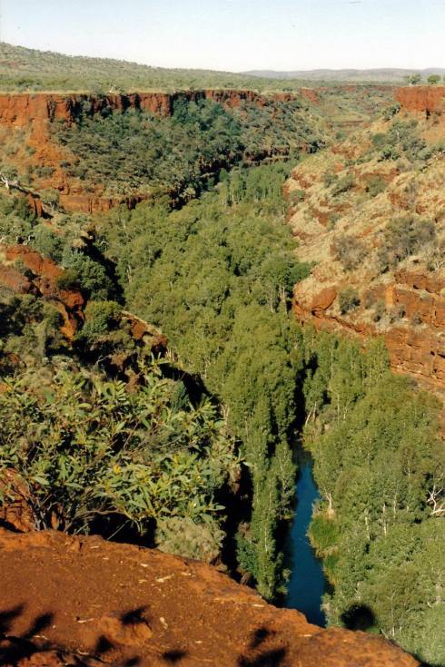 Resize of 07-18-2004 dales gorge from rim walk