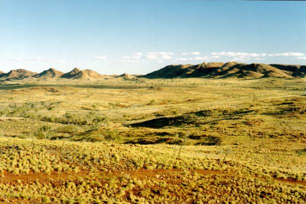 Resize of 07-25-2004 02 view from Water Tank Hill Marble Bar